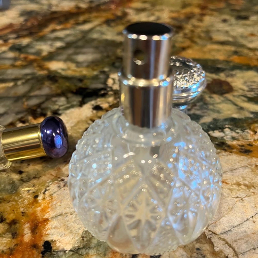 Empty 1.67oz spray perfume bottle and icicle shaped spray bottle. - Picture 5 of 8